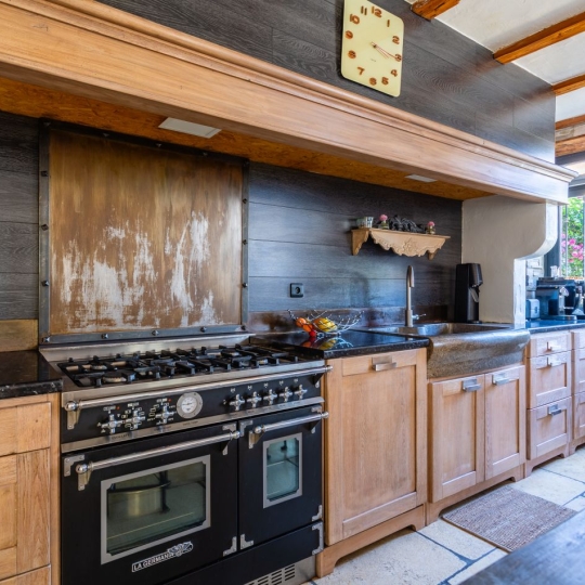  Annonces SAINTPRIEST : Maison / Villa | MILLERY (69390) | 267 m2 | 750 000 &euro; 