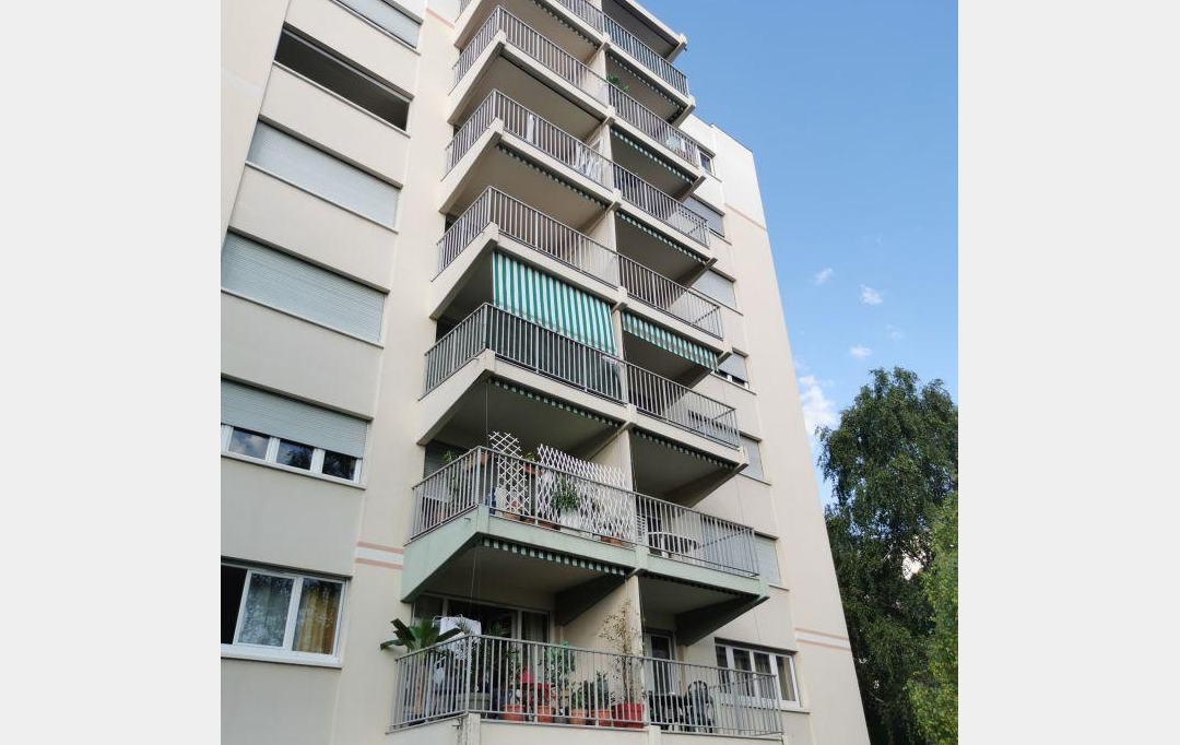 Annonces SAINTPRIEST : Apartment | SAINTE-FOY-LES-LYON (69110) | 61 m2 | 189 000 € 