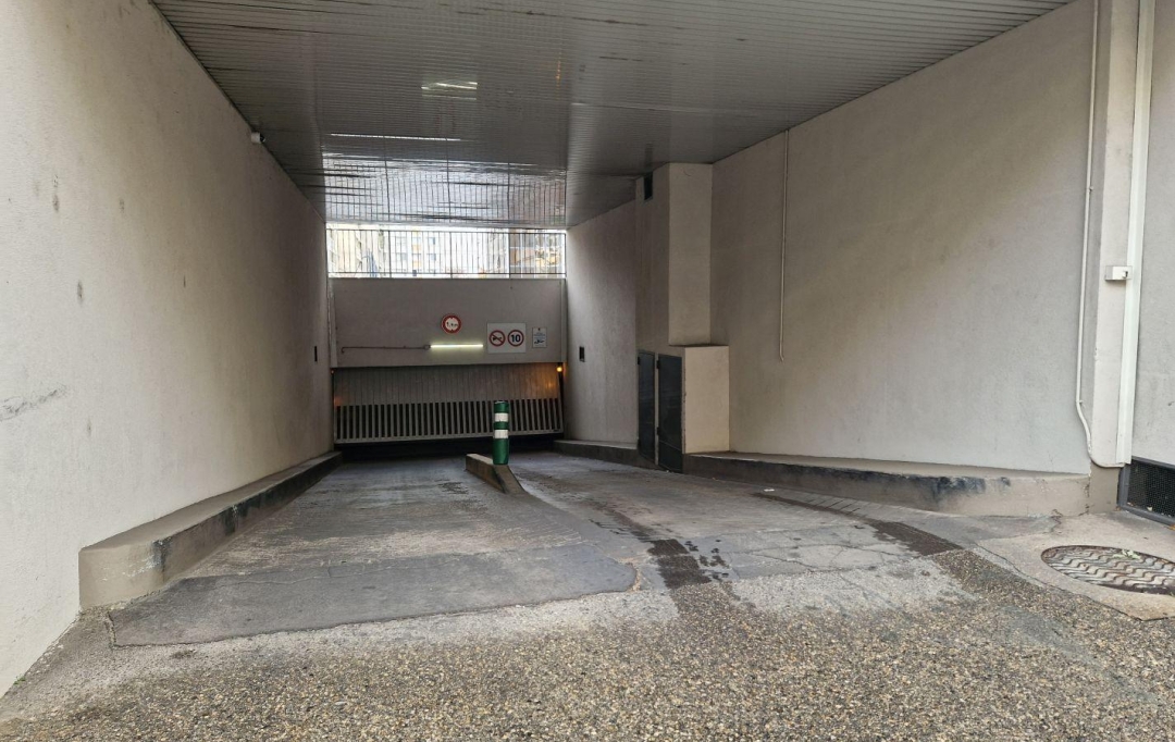 Annonces SAINTPRIEST : Garage / Parking | VILLEURBANNE (69100) | 13 m2 | 21 000 &euro; 