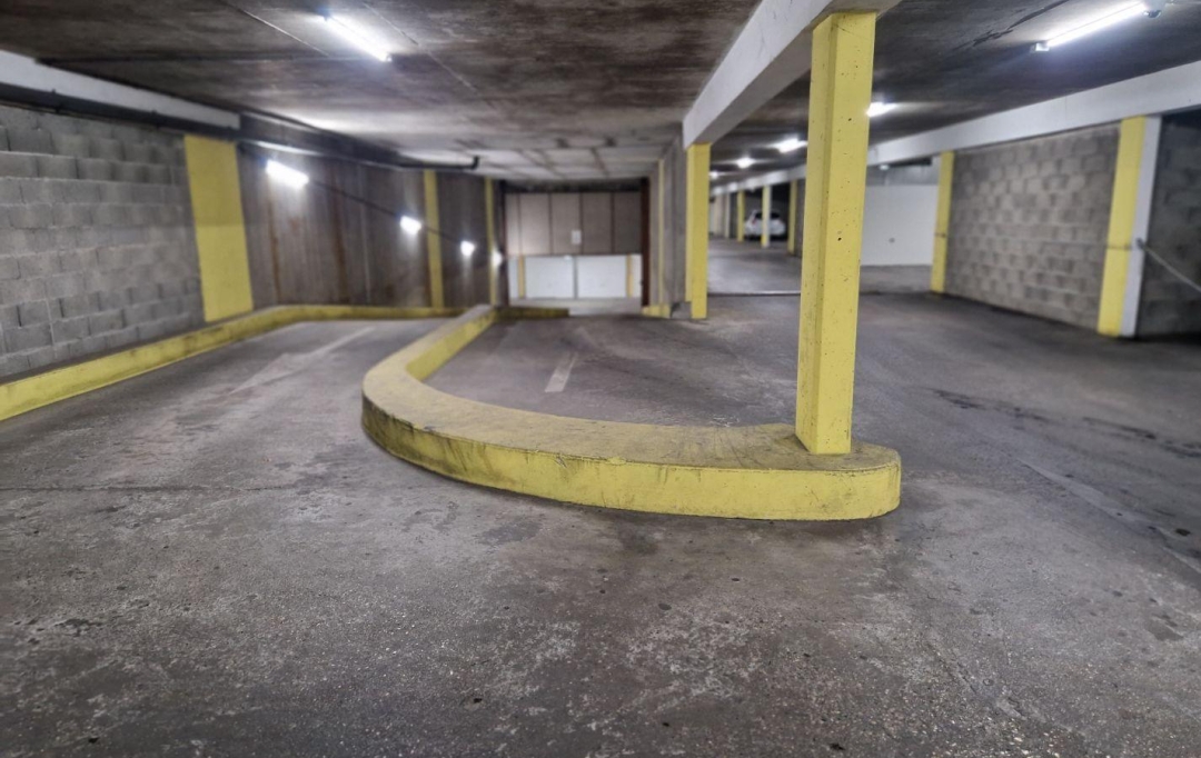 Annonces SAINTPRIEST : Garage / Parking | VILLEURBANNE (69100) | 13 m2 | 21 000 € 