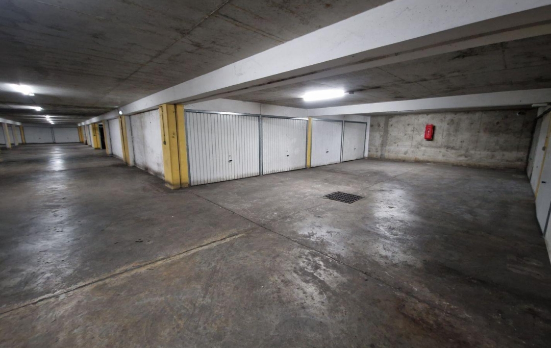 Annonces SAINTPRIEST : Garage / Parking | VILLEURBANNE (69100) | 13 m2 | 21 000 &euro; 